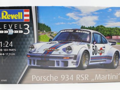 Revell Porsche 934 RSR Martini in 124 - 07685